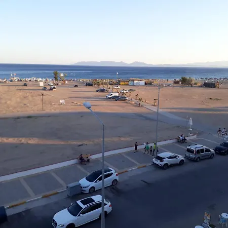 Sarimsakli Plajina 0 Metre Deniz Manzarali Luex Lägenhet *